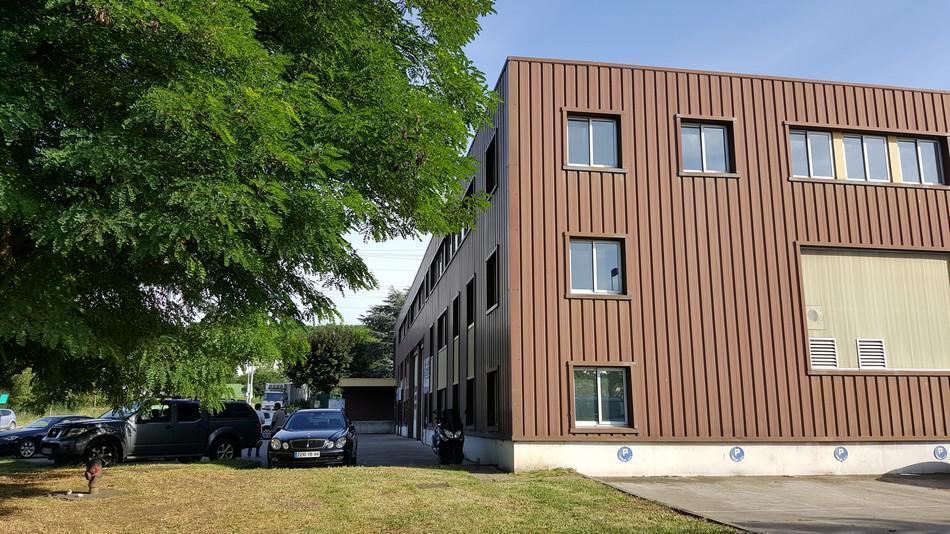 Bureau dans Neuilly-sur-Marne à louer - Photo de l’immeuble – Image 3 sur 19