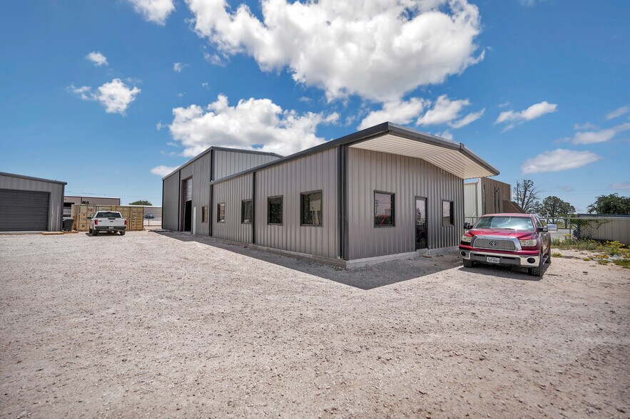 2811 S County Road 1257, Midland, TX à louer - Photo de l’immeuble – Image 3 sur 30