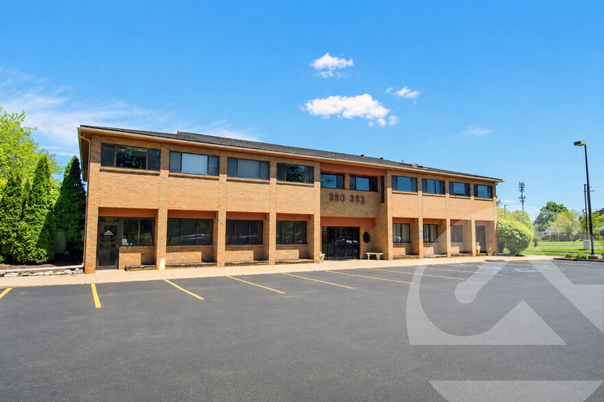 330-332 W Tienken Rd, Rochester Hills, MI à vendre - Photo principale – Image 1 sur 1