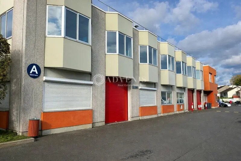 Local d’activités dans Villejuif à louer Photo de l’immeuble– Image 1 sur 13