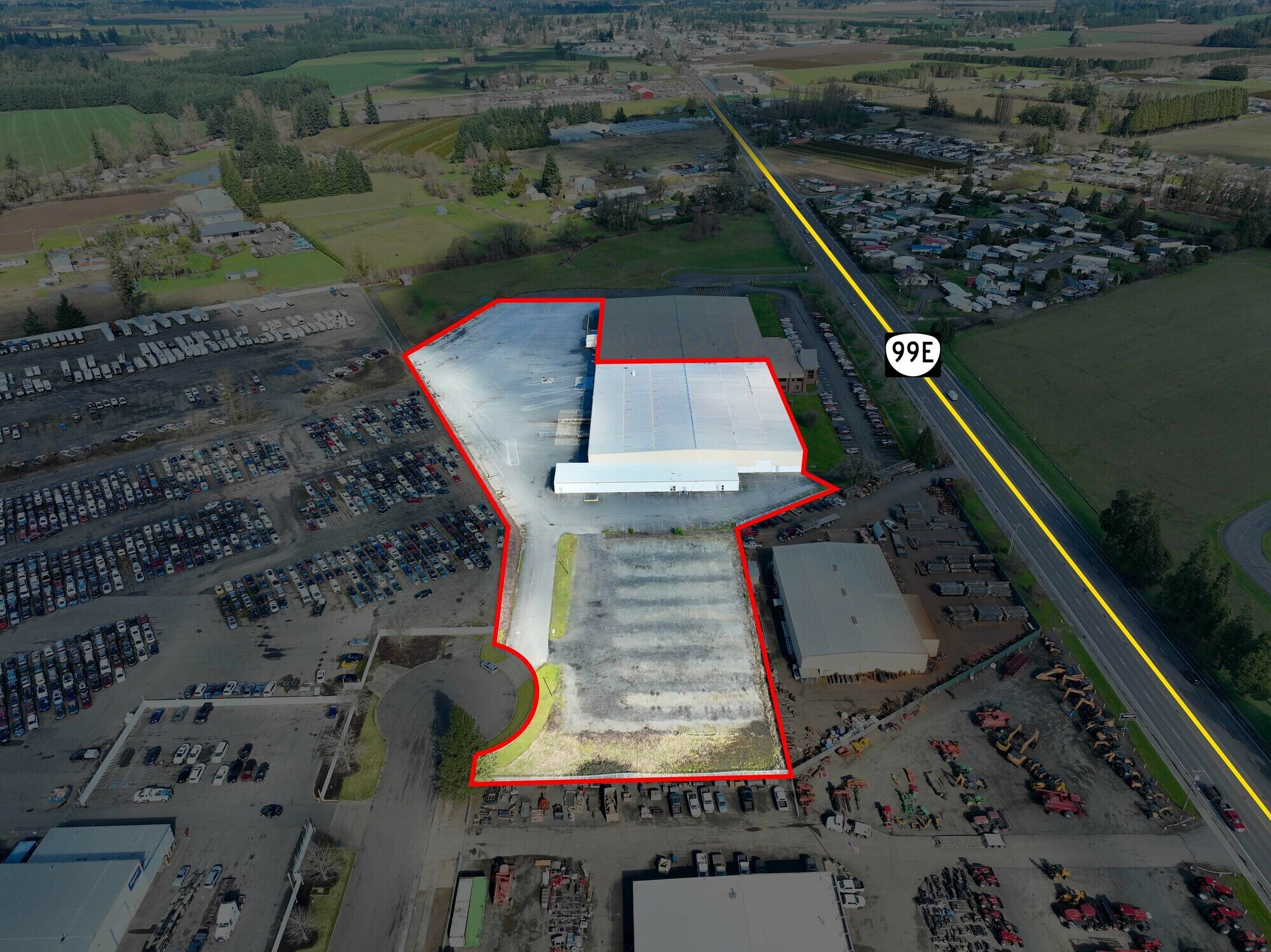 3099 N Pacific Hwy, Woodburn, OR à louer Photo principale– Image 1 sur 7