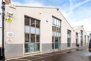 6 Vencourt Pl, Londres LND - Immobilier d'entreprise