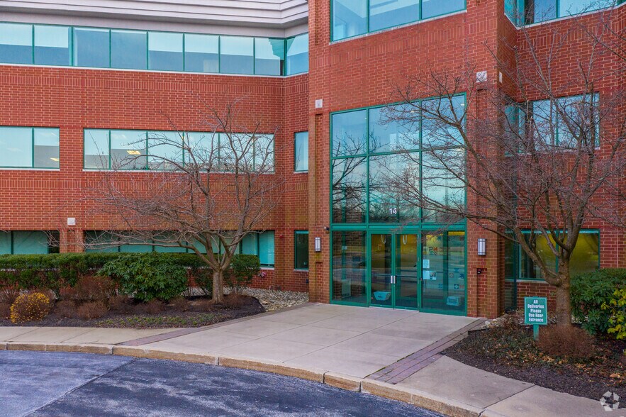 14 Campus Blvd, Newtown Square, PA à louer - Photo de l’immeuble – Image 3 sur 4