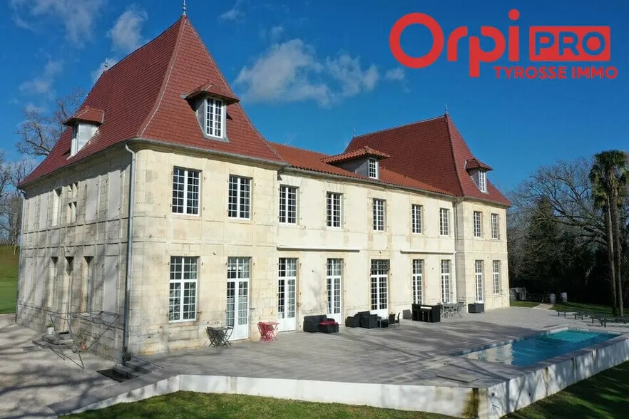 Local d'activités dans Dax à vendre - Photo de l’immeuble – Image 2 sur 11
