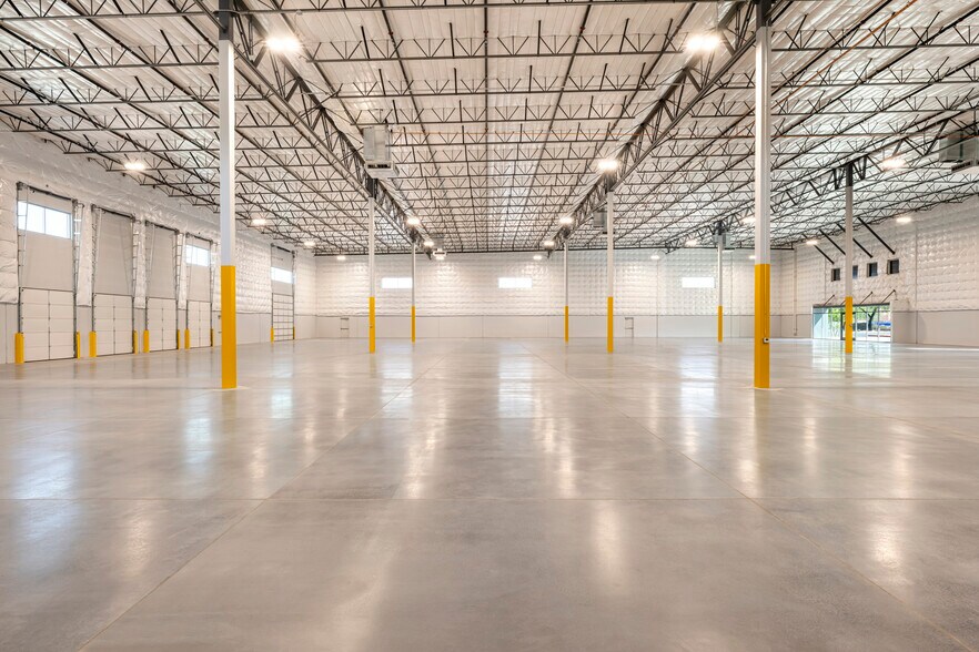 1800 E Sky Harbor Cir N, Phoenix, AZ à louer - Photo de l’immeuble – Image 3 sur 5