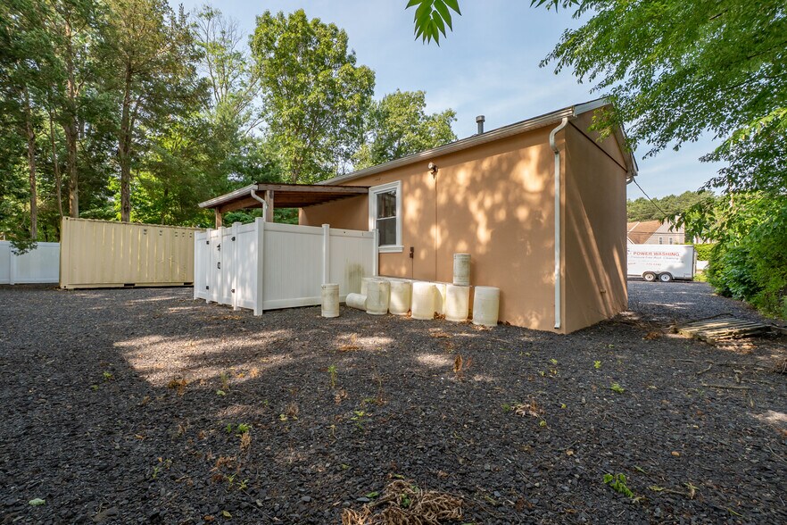 33 Bordentown Tpke, Jamesburg, NJ à vendre - Photo de l’immeuble – Image 3 sur 17