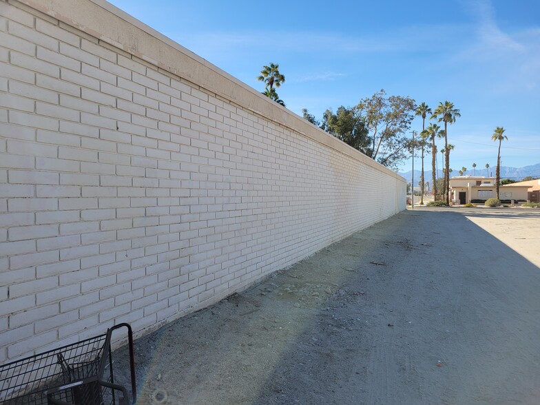 45902 Oasis St, Indio, CA à louer - Photo de l’immeuble – Image 3 sur 32