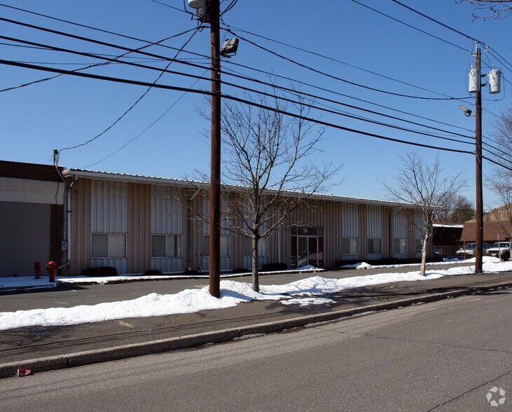 215 Rutgers St, Maplewood, NJ à louer - Photo de l’immeuble – Image 3 sur 7