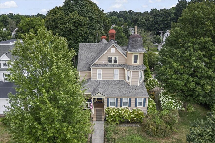 153 Bay St, Glens Falls, NY à vendre - Photo de l’immeuble – Image 1 sur 13