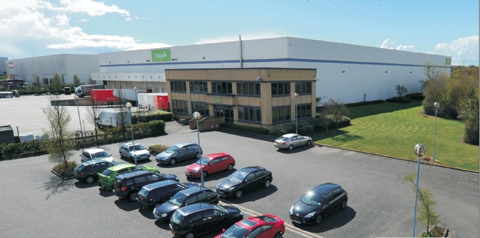 Etheridge Av, Milton Keynes à louer - Photo principale – Image 1 sur 9