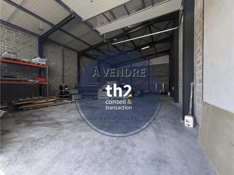 Industriel/Logistique dans Caen à vendre - Photo de l’immeuble – Image 2 sur 2
