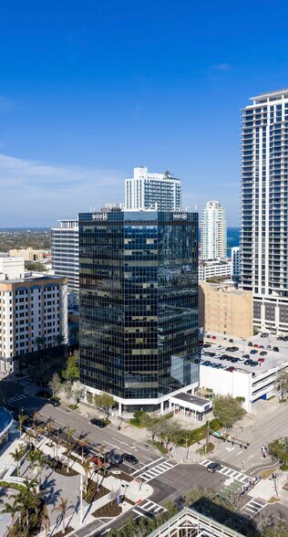 360 Central Ave, Saint Petersburg, FL à louer - Photo de l’immeuble – Image 2 sur 12