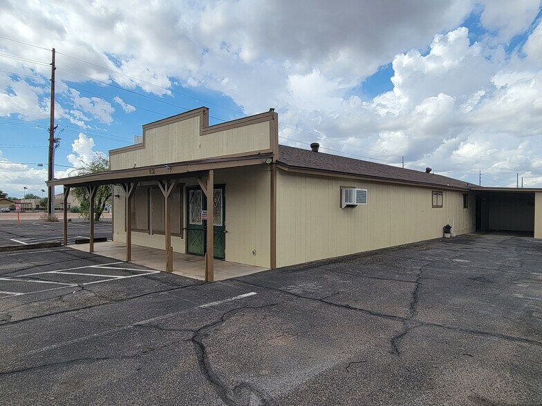 832 N Main Dr, Apache Junction, AZ à vendre - Photo de l’immeuble – Image 2 sur 7