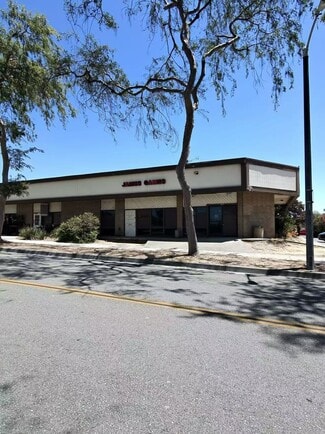 Plus de détails pour 318-360 W Foothill Blvd, Upland, CA - Local commercial à louer