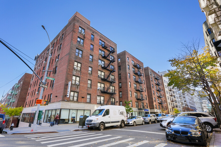 930 Sheridan Ave, Bronx, NY à louer - Photo de l’immeuble – Image 1 sur 8