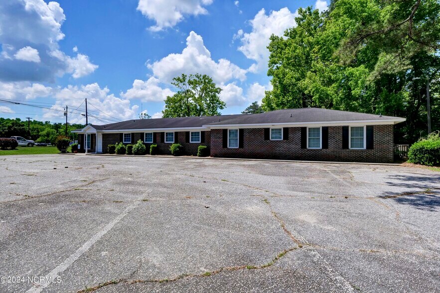 333 Jefferson St, Whiteville, NC à vendre - Photo de l’immeuble – Image 2 sur 33