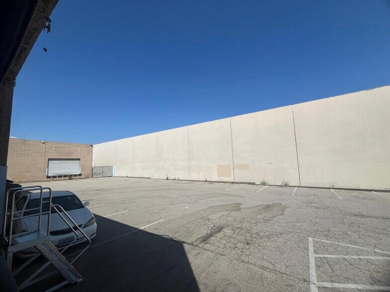 938-940 S Vail Ave, Montebello, CA à louer - Photo de l’immeuble – Image 2 sur 13