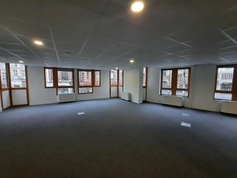 Bureau dans Rouen à louer - Photo de l’immeuble – Image 3 sur 17