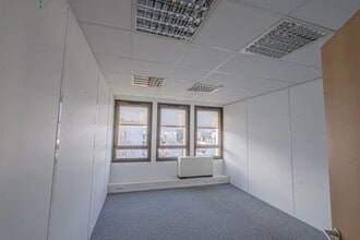 37 Rue De Neuilly, Clichy à louer Photo intérieure– Image 2 sur 6