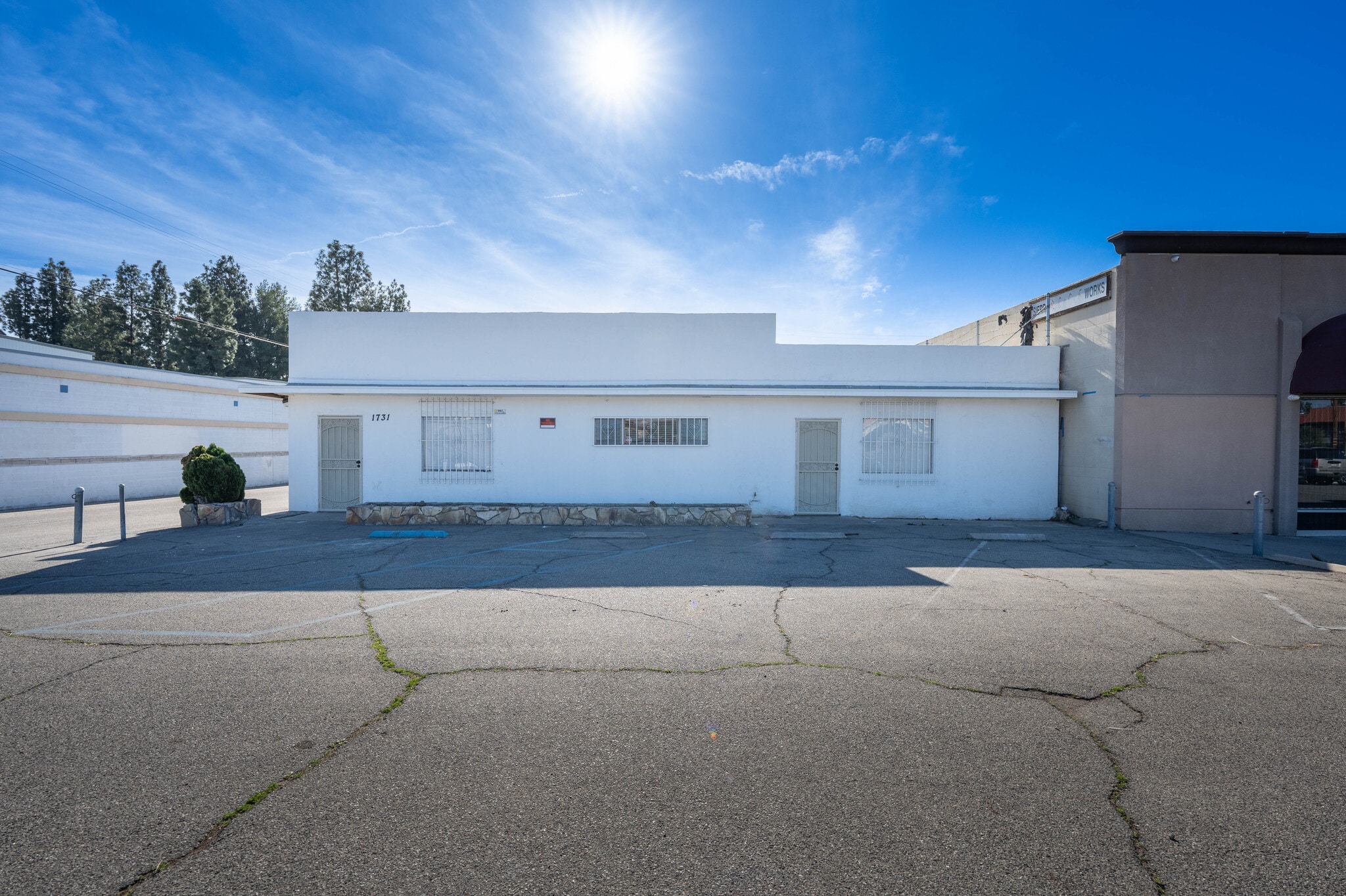 1731 E Highland Ave, San Bernardino, CA à louer Photo principale– Image 1 sur 41