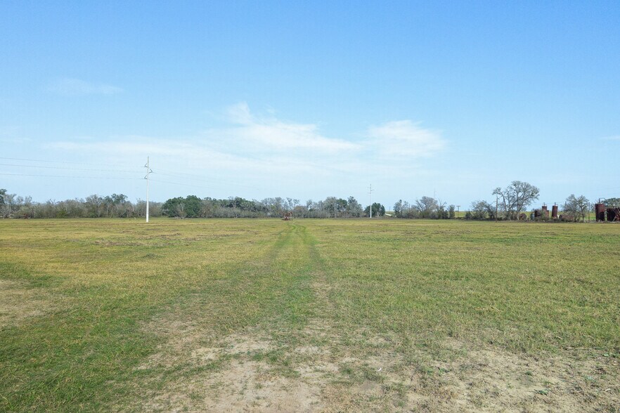 1144 Treetop ln, Luling, TX à vendre - Photo de l’immeuble – Image 3 sur 67