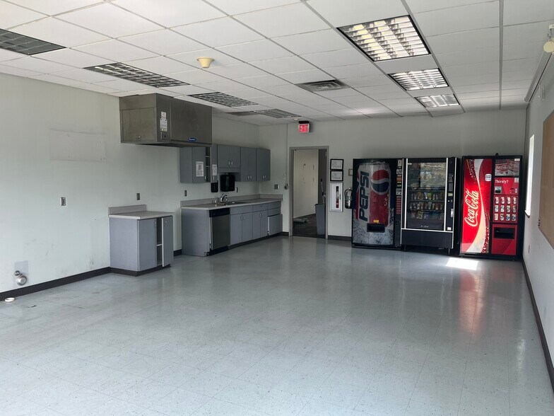 150 Daniel Payne Dr, Birmingham, AL à louer - Photo de l’immeuble – Image 2 sur 5