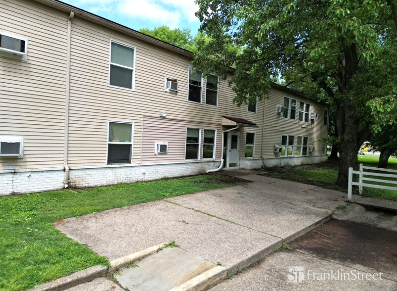 2305 S Rotherwood Ave, Evansville, IN à vendre - Photo de l’immeuble – Image 3 sur 15