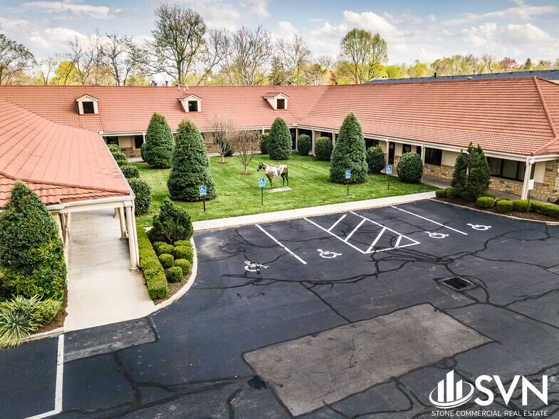 2134 Nicholasville Rd, Lexington, KY à vendre - Photo de l’immeuble – Image 1 sur 8