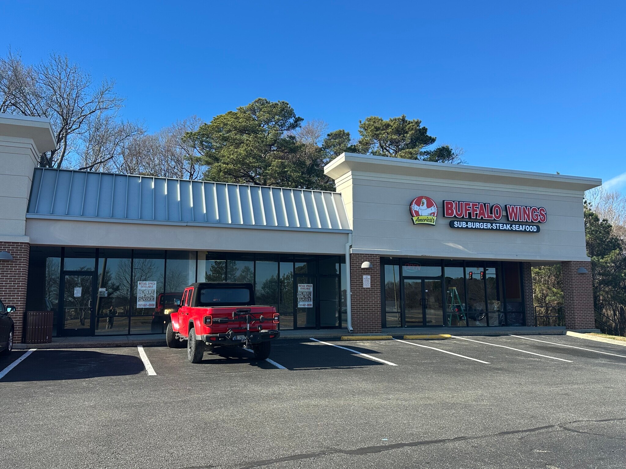 14501 Warwick Blvd, Newport News, VA à louer Photo de l’immeuble– Image 1 sur 9