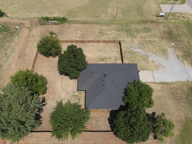 811 N Mustang Rd, Tuttle, OK à vendre - Photo de l’immeuble – Image 1 sur 11