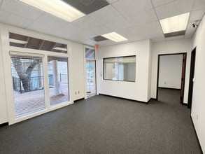 2950 Thousand Oaks Dr, San Antonio, TX à louer Photo intérieure– Image 2 sur 5