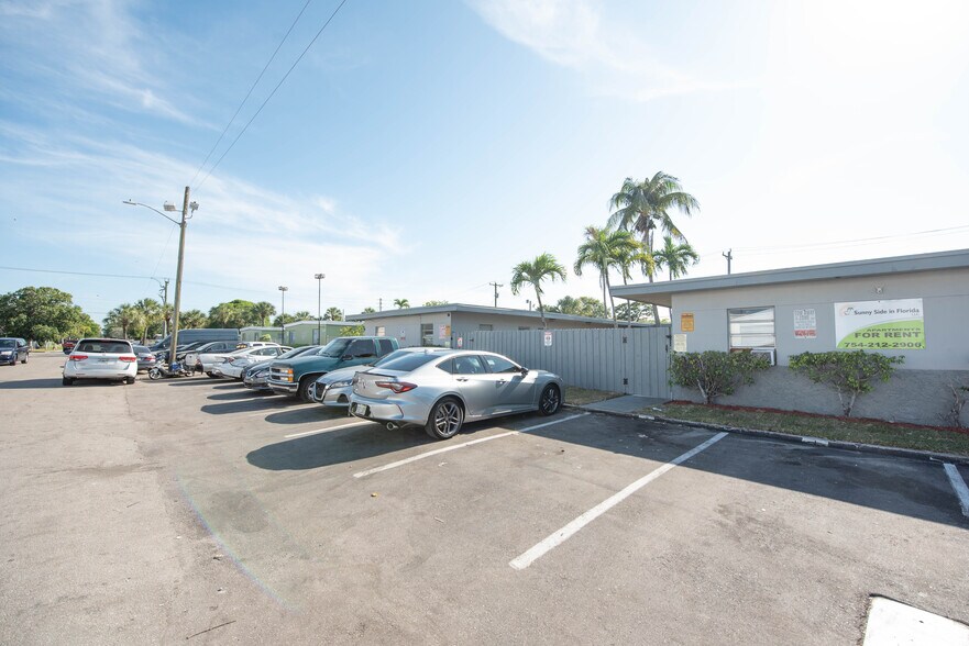 821-825 NW 10th Ter, Fort Lauderdale, FL à vendre - Photo de l’immeuble – Image 2 sur 23