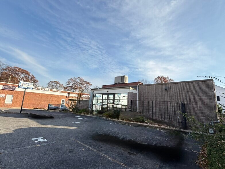 86 Front St, Hempstead, NY à vendre - Photo de l’immeuble – Image 3 sur 11
