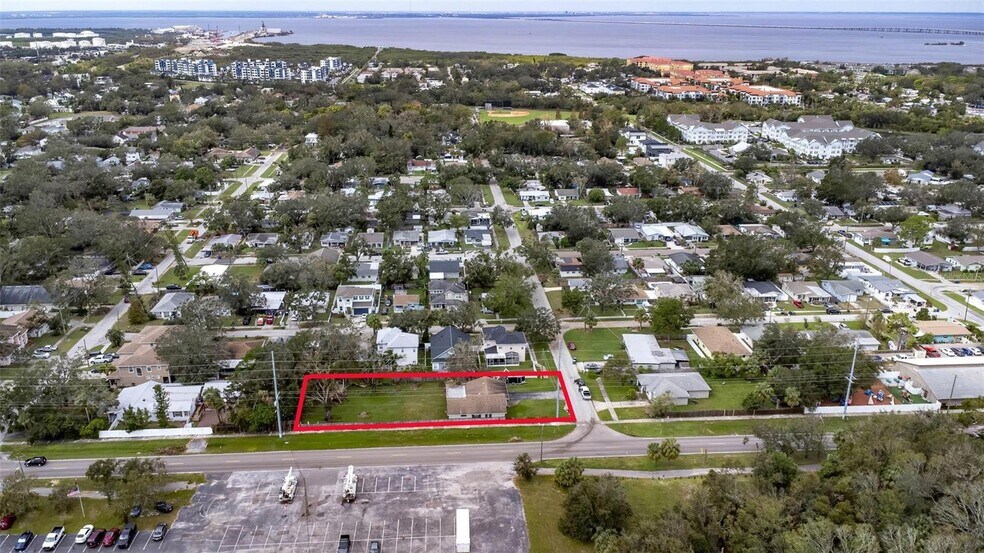 4402 W Lancaster St, Tampa, FL à vendre - Photo principale – Image 1 sur 22