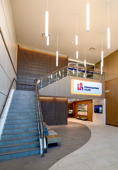 23750 E. 14th Avenue, Aurora, CO à louer - Photo intérieure – Image 2 sur 7