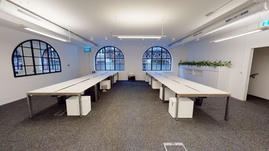 2 Sheraton St, Londres à louer Photo intérieure– Image 1 sur 5