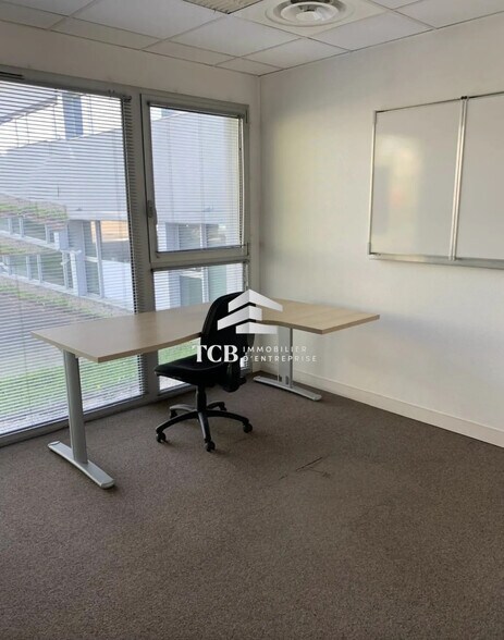 Bureau dans La Chapelle-sur-Erdre à vendre - Photo intérieure – Image 2 sur 3