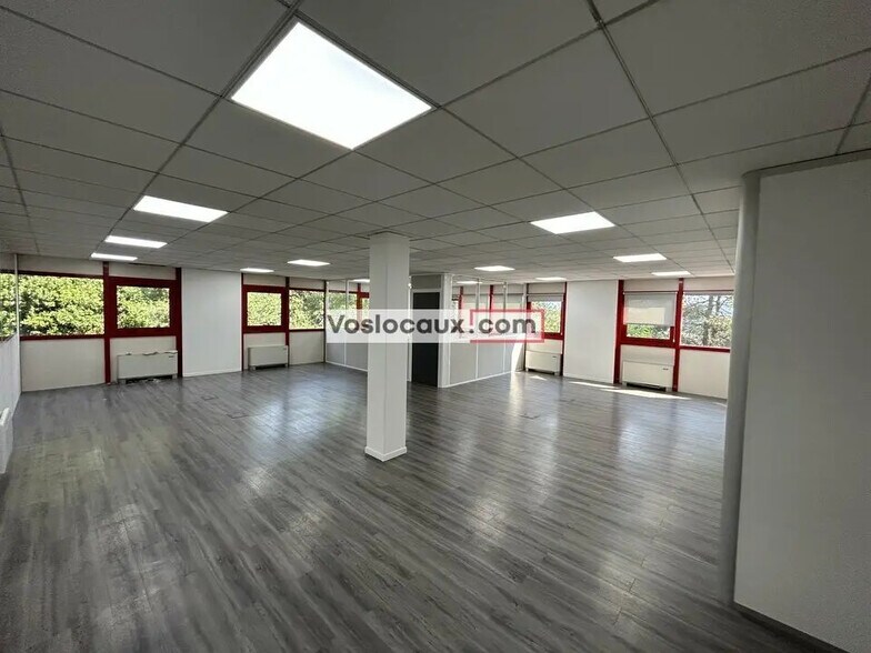 Bureau dans Vallauris à louer - Photo de l’immeuble – Image 2 sur 7