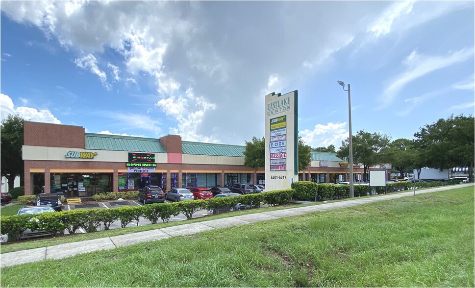 6201-6217 E Hillsborough Ave, Tampa, FL à louer - Photo de l’immeuble – Image 1 sur 4