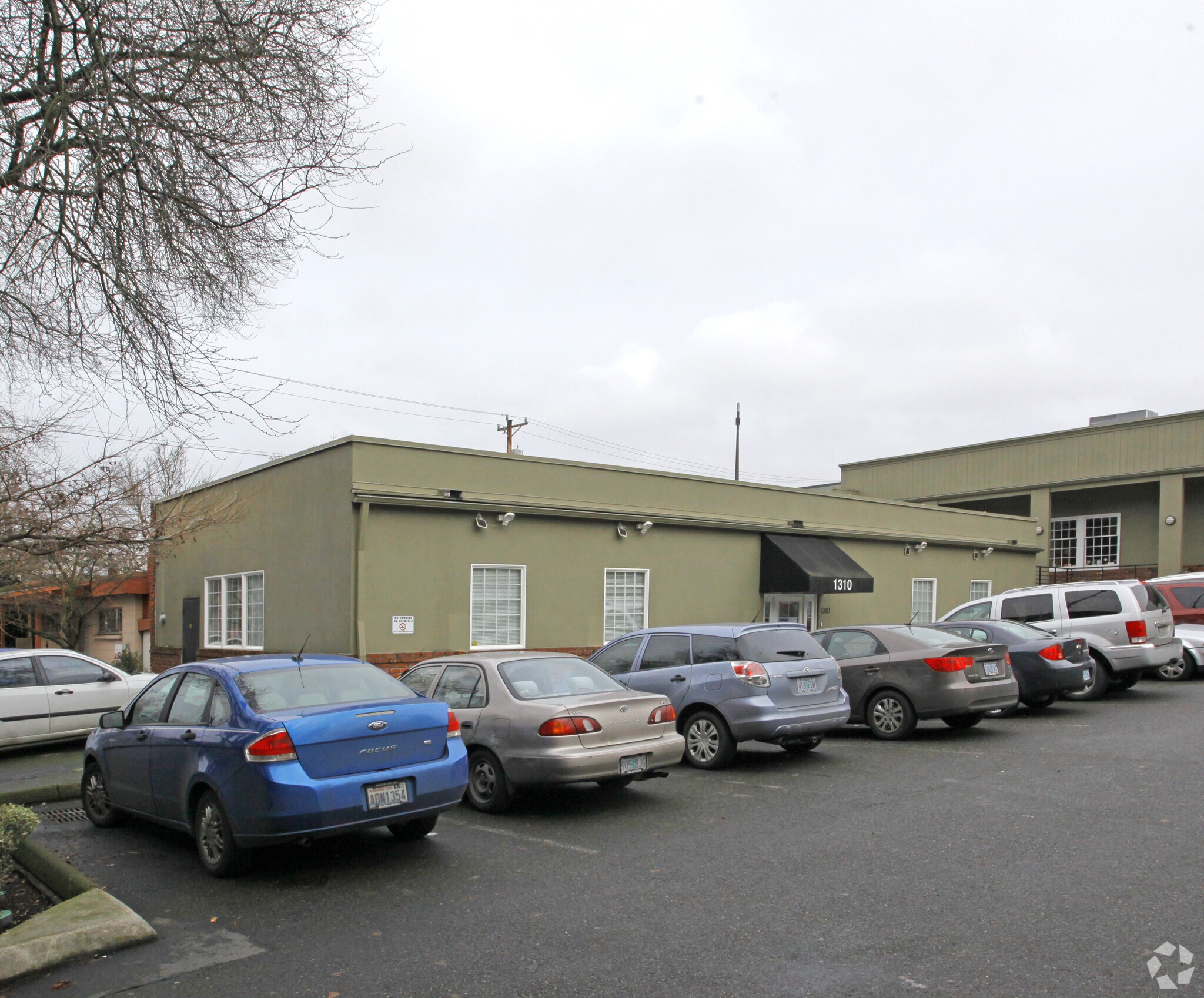 1310 SW 17th Ave, Portland, OR à louer Photo principale– Image 1 sur 8
