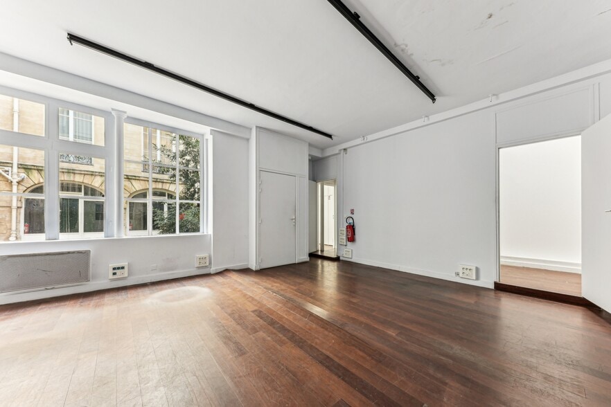 33 Rue Du Petit Musc, Paris à louer - Photo de l’immeuble – Image 3 sur 11