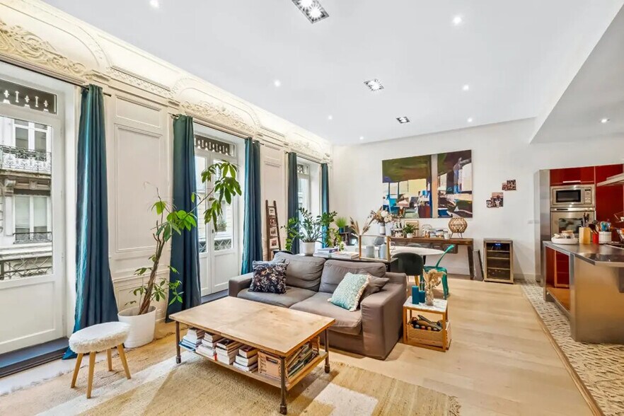 Bureau dans Lyon à vendre - Photo de l’immeuble – Image 3 sur 7