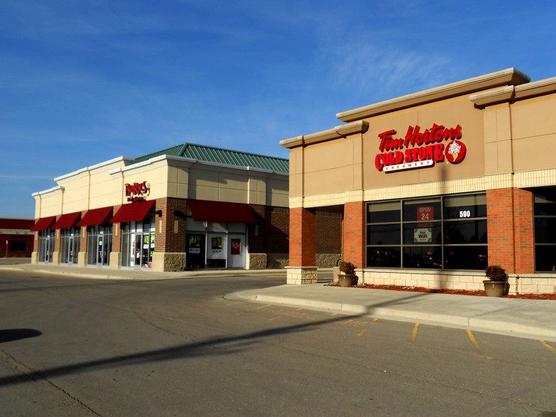 860-980 N Lapeer Rd, Oxford, MI à louer - Photo de l’immeuble – Image 1 sur 3