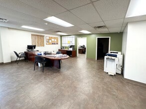 601 Steel St, Aliquippa, PA à louer Photo intérieure– Image 2 sur 2