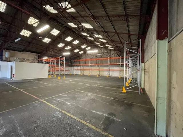 Industriel/Logistique dans La Trinité à louer - Photo intérieure – Image 2 sur 6
