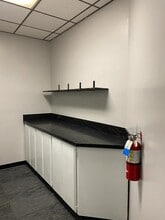 3434 Truxtun Ave, Bakersfield, CA à louer Photo intérieure– Image 2 sur 9