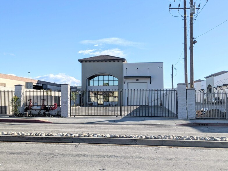 2108 Santa Anita, South El Monte, CA à louer - Photo de l’immeuble – Image 2 sur 13