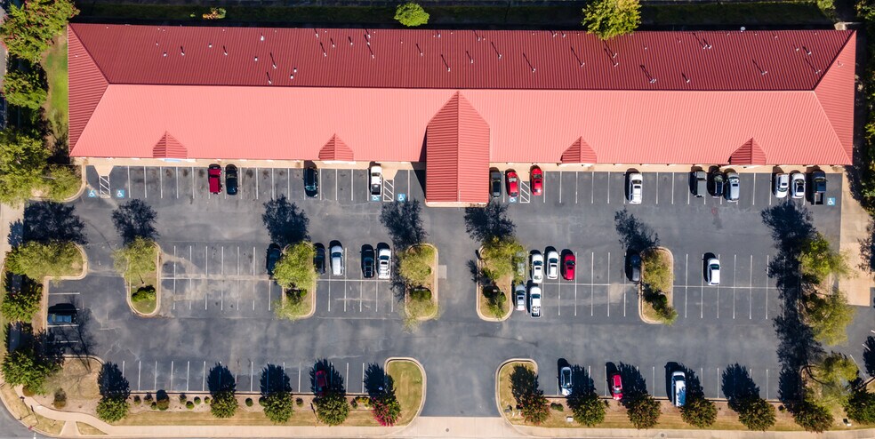 2001 Club Manor Dr, Maumelle, AR à louer - Photo de l’immeuble – Image 3 sur 6