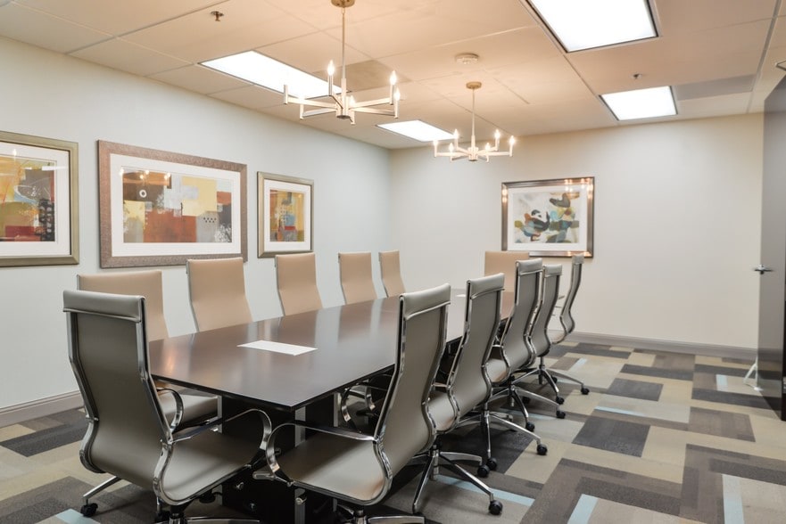 3903 Northdale Blvd, Tampa, FL à louer - Photo intérieure – Image 2 sur 46