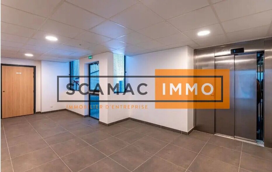 Bureau dans Colombes à louer - Photo de l’immeuble – Image 3 sur 13